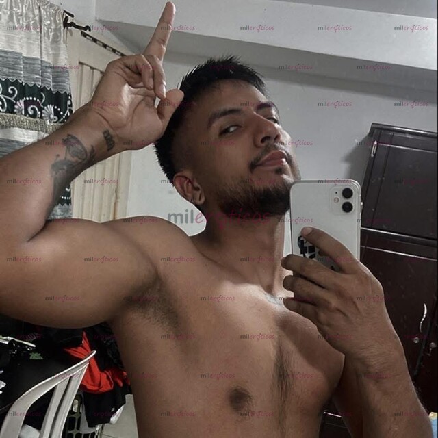 FOTOS DE PIEL CANELA CON UNA VERGA DELICIOSA! AGRADABLE Y FOGOSO