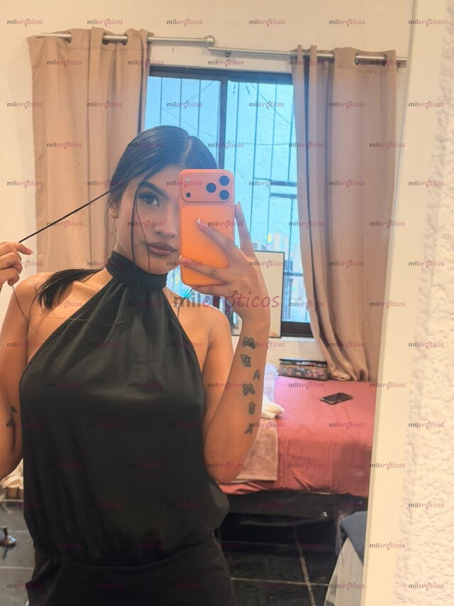FOTOS DE COLOMBIANA DE 22 AÑOS DELGADA MORENA SUPER RICA Y SUPER NINFOMANA