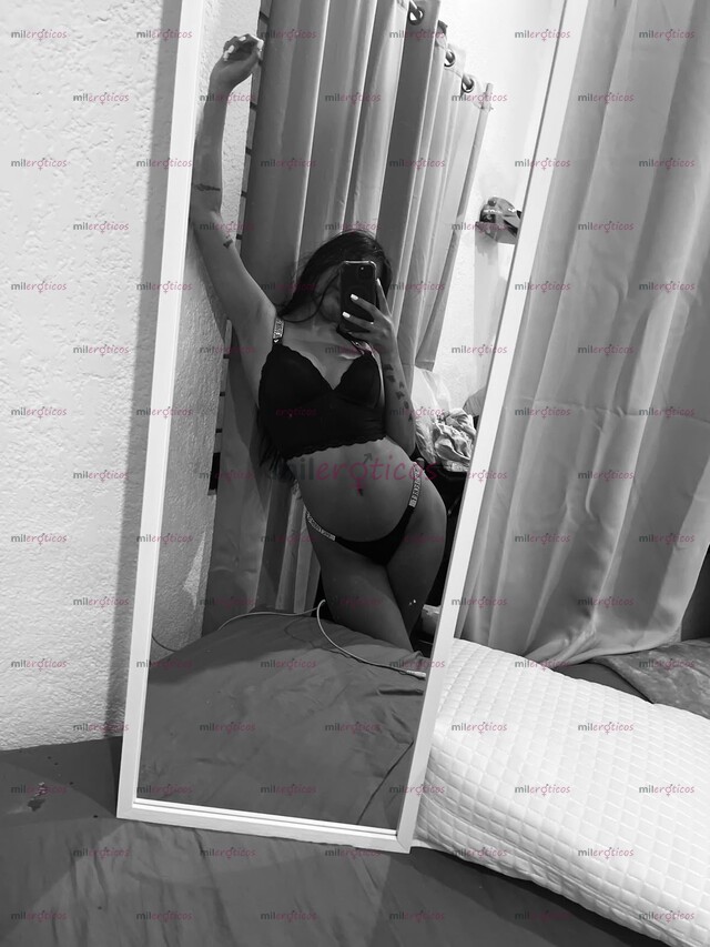 FOTOS DE COLOMBIANA DE 22 AÑOS DELGADA MORENA SUPER RICA Y SUPER NINFOMANA