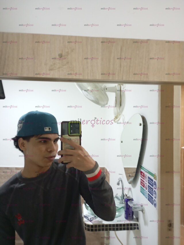 FOTOS DE POLLO DE 23 AÑOS MACHO NUEVO EN LA PAGINA, DISPONIBLE EN MEDELLÍN