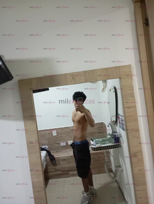 FOTOS DE POLLO DE 23 AÑOS MACHO NUEVO EN LA PAGINA, DISPONIBLE EN MEDELLÍN