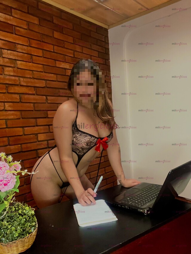 FOTOS DE FLACA RUBIA SEXY HERMOSA VERÓNICA JOVEN Y TIERNA