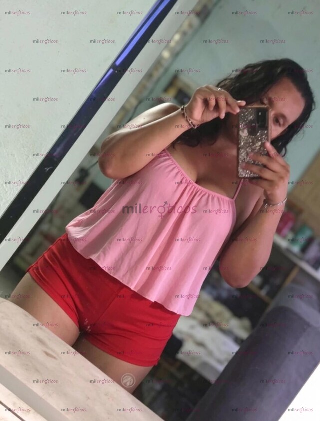 FOTOS DE ALEJANDRA FOGOSA CARIÑOSA Y COMPLACIENTE
