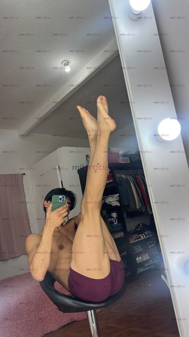 FOTOS DE SOY ALEX UN TWINK DE 20 AÑOS LISTO PARA CUMPLIR TUS FANTASÍAS