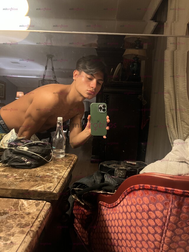 FOTOS DE SOY ALEX UN TWINK DE 20 AÑOS LISTO PARA CUMPLIR TUS FANTASÍAS