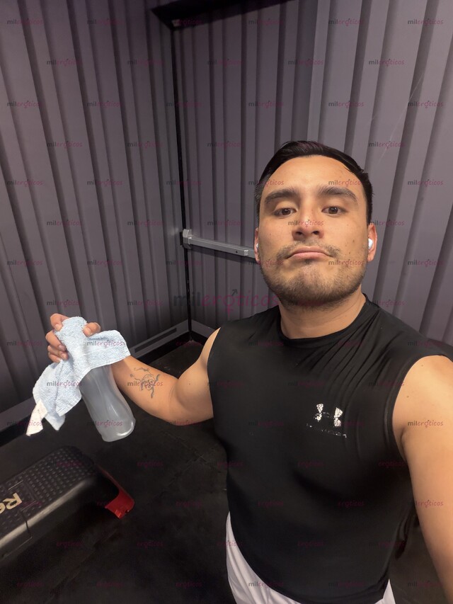 FOTOS DE CHAVO GUAPO CON RICA VERGA Y NALGÓN PARA TI