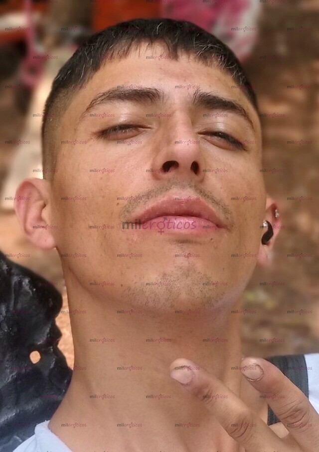 FOTOS DE MORRILLO DE 24 AÑOS DE 21CM METE EL PITO ASTA EL FONDO Y DA LECHE.
