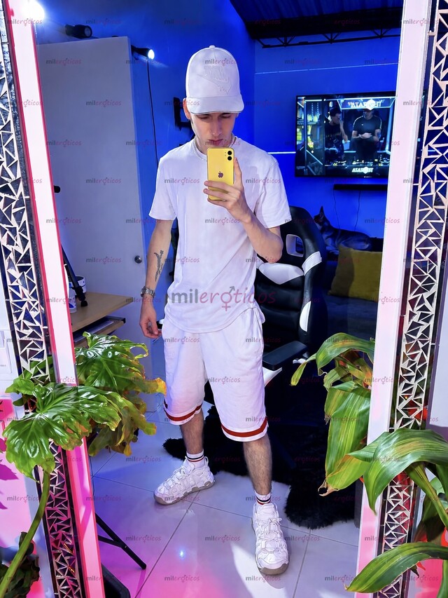 FOTOS DE VERSÁTIL MORBOSO FETICHISTA. BUEN SEXO. EDUCADO Y DISCRETO. APARTAMENTO PRIVADO