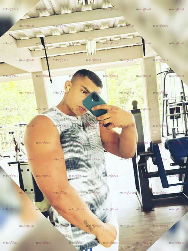FOTOS DE HOMBRE MUSCULOSO MUY MARCADO Y ATRACTIVO CON 21 CENTÍMETROS