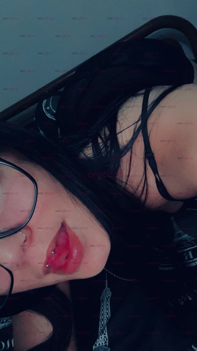 FOTOS DE PERVERSA FLACA, CON EL MEJOR SEXO VAGINAL ORAL Y ANAL.