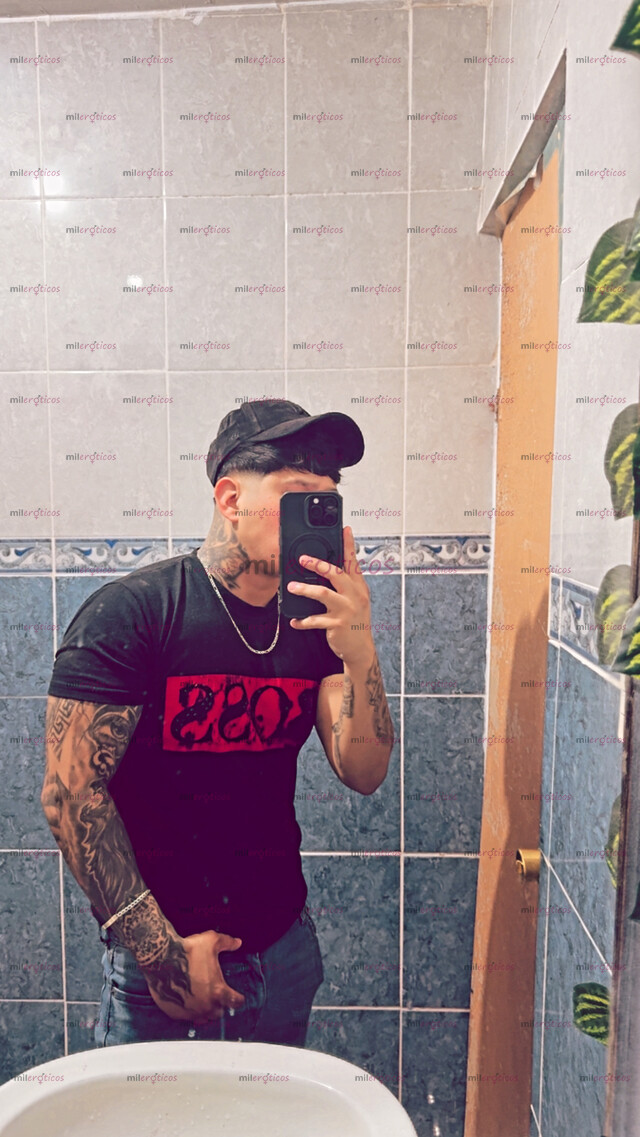 FOTOS DE MORRO DE 23 AÑOS TATUADO CALIENTE COMPLACIENTE Y LECHERO FULL