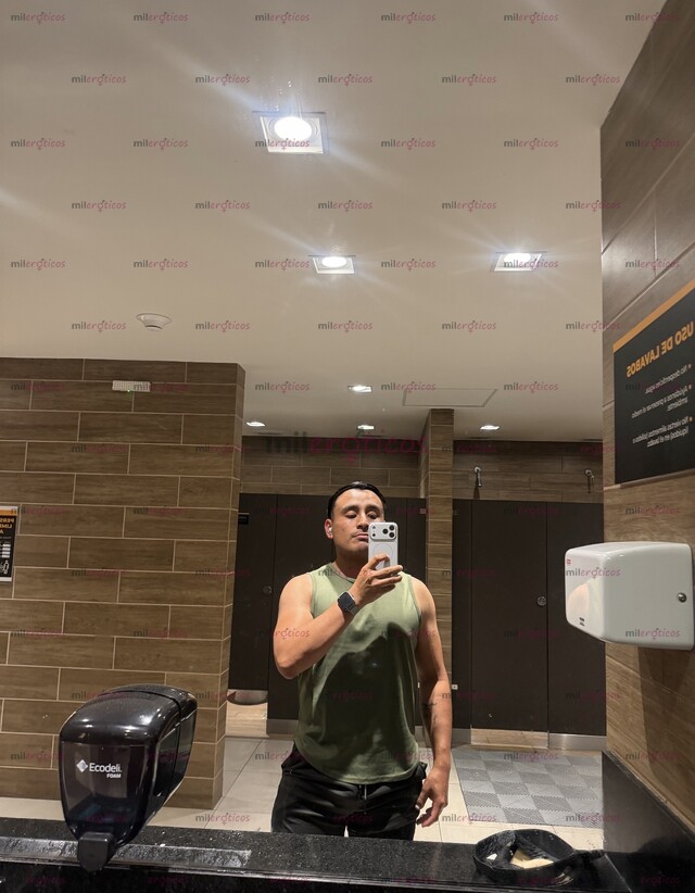FOTOS DE CHICO VARONIL CALIENTE Y COMPLACIENTE CON CULO Y VERGA RICA