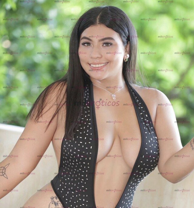 FOTOS DE CARITA LINDA, PIEL BLANCA, SENOS GRANDES Y MENTE DE PERVERSA