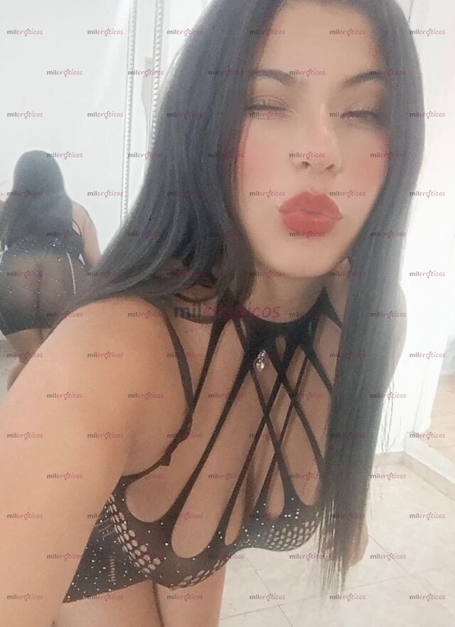 FOTOS DE CARITA LINDA, PIEL BLANCA, SENOS GRANDES Y MENTE DE PERVERSA