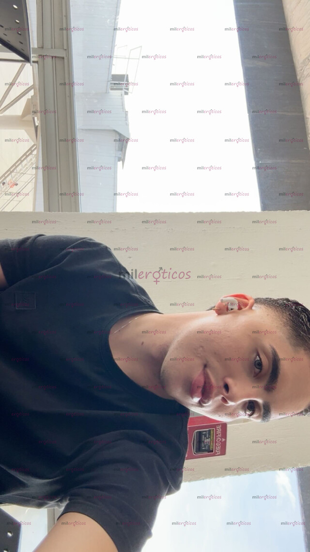 FOTOS DE DAVID ; LUXURY CHICO LATINO RECIÉN LLEGADO