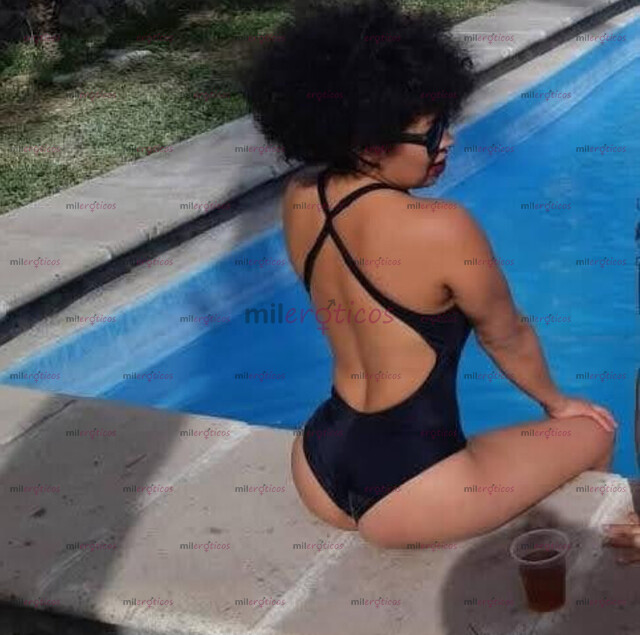 FOTOS DE SOY UNA CHICA ARDIENTE DE 20 AÑOS MORENA DE PELO CHINO CULONA