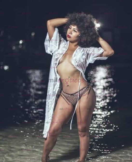 FOTOS DE SOY UNA CHICA ARDIENTE DE 20 AÑOS MORENA DE PELO CHINO CULONA