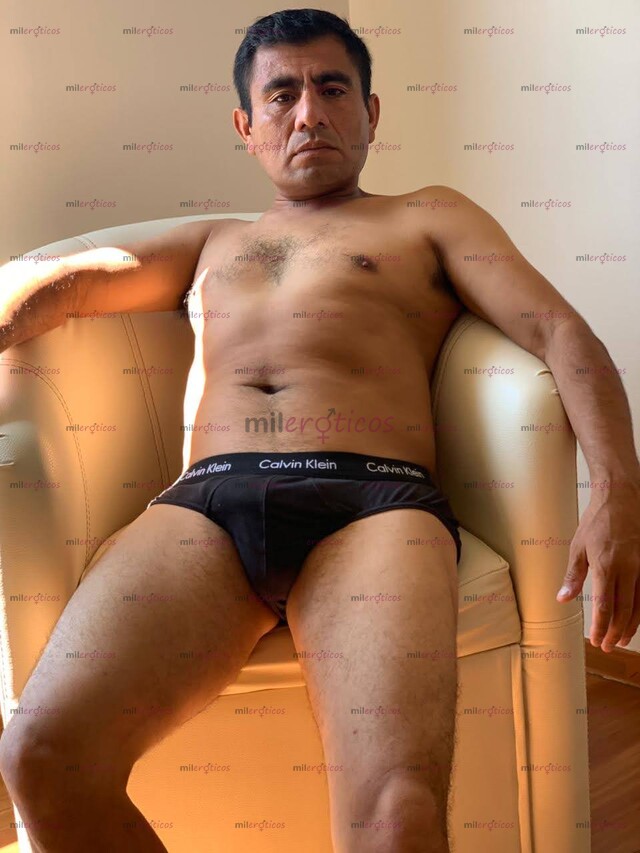 FOTOS DE HOMBRE DOTADO CON 20 CM DE TRONCO DE VERGA, ACTIVO CON GANAS DE COGER