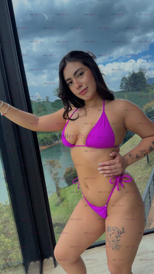 FOTOS DE ÚLTIMOS DÍAS HERMOSA JOVEN Y COMPLACIENTE PELI NEGRA SOFÍA EN TU CUIDAD