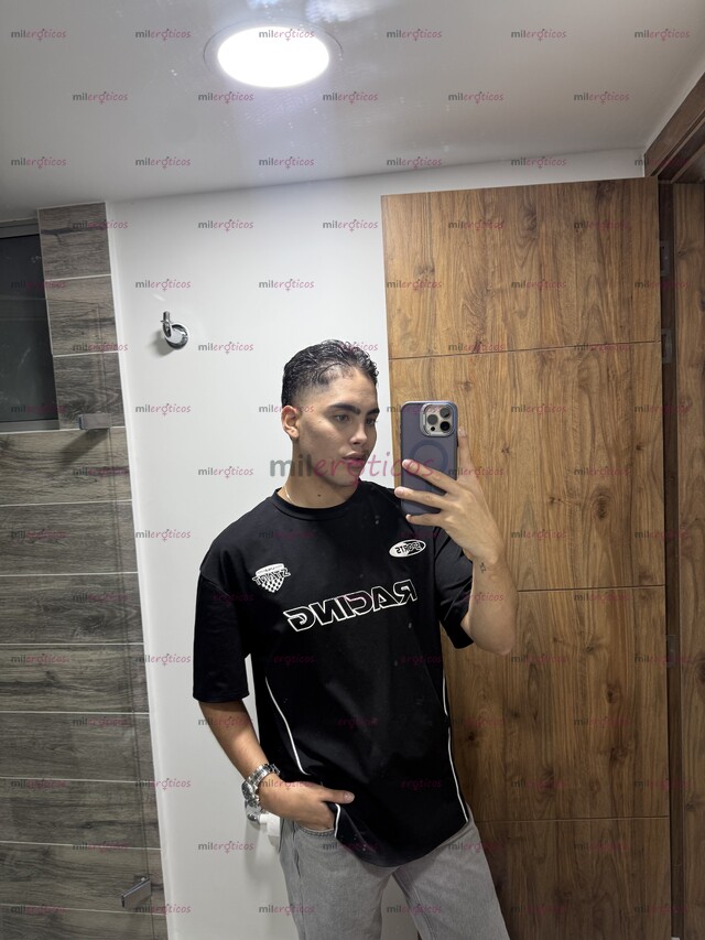 FOTOS DE DAVID ; LUXURY CHICO LATINO RECIÉN LLEGADO