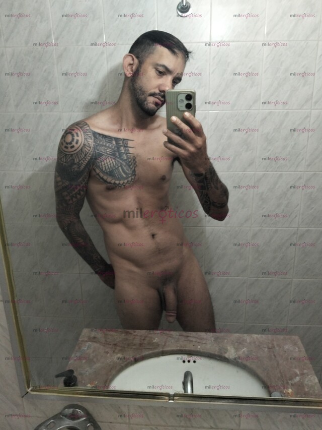 FOTOS DE VENEZOLANO TATUADO VARONIL BARBA SUPER FIT