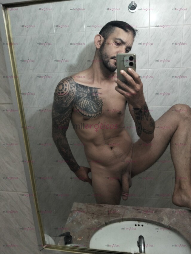 FOTOS DE VENEZOLANO TATUADO VARONIL BARBA SUPER FIT