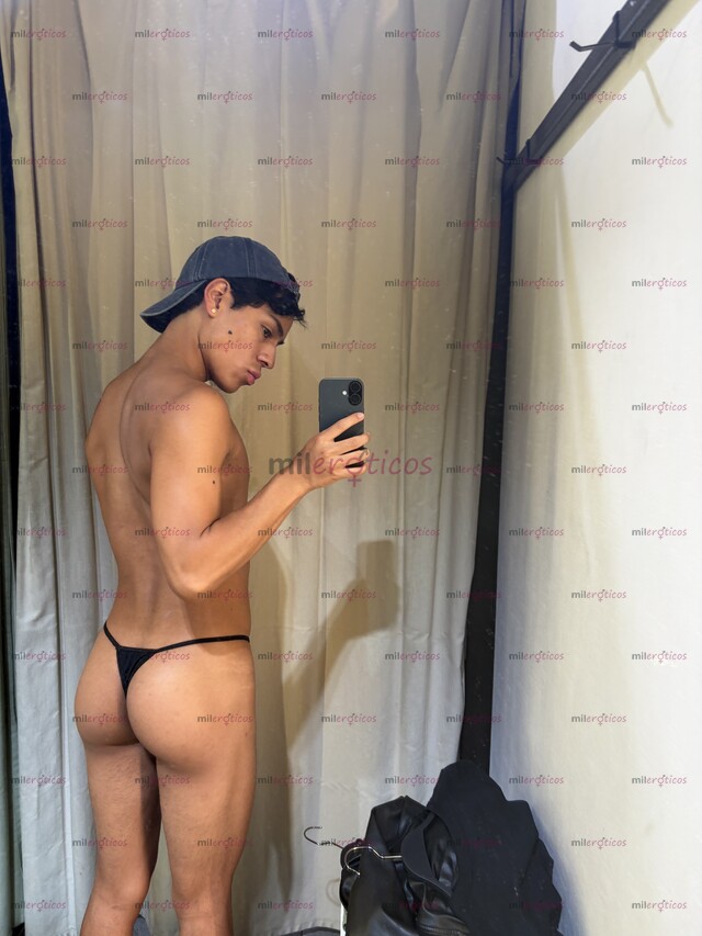 FOTOS DE JOVEN CALIENTE QUE USA LENCERÍA, MEDIAS, TANGAS. LO QUE QUIERAS LO USO PARA TI