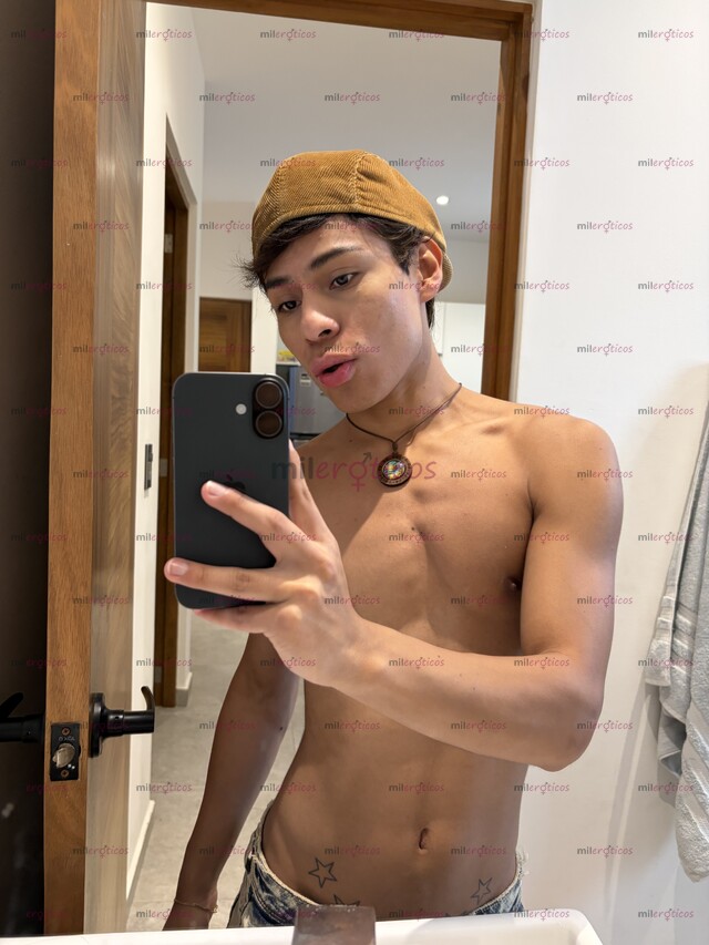 FOTOS DE NATHAN. DELGADO, BAJO DE ESTATURA PERO MUY CALIENTE