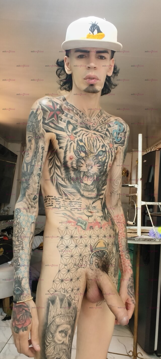 FOTOS DE FLACO ACTIVO BLANCO TATUADO MORBOSO CON LUGAR