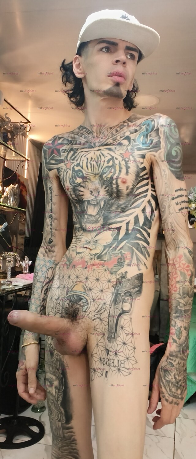 FOTOS DE FLACO ACTIVO BLANCO TATUADO MORBOSO CON LUGAR