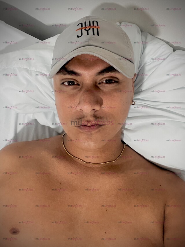 FOTOS DE CHICO COMPLACIENTE, VERGON LECHERO Y CALIENTE