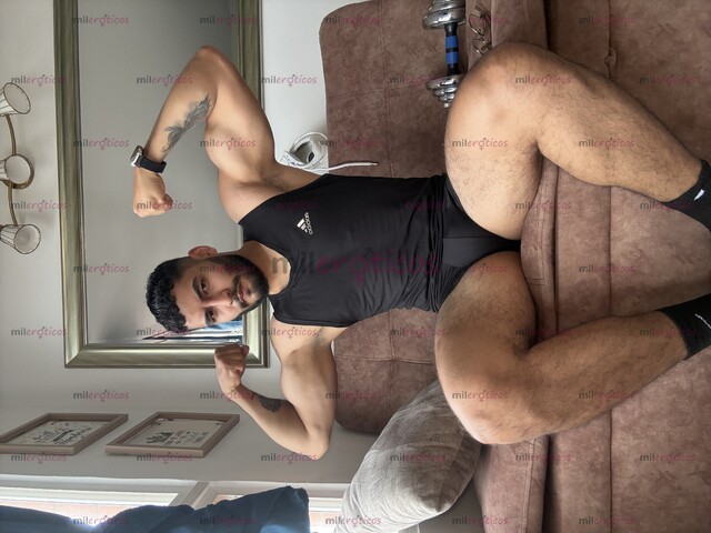 FOTOS DE FETICHES ROPA INTERIOR OLOROSA LLENA DE SEMEN Y SUDOR DE GYM
