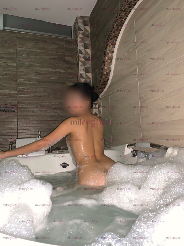 FOTOS DE LUISSA 22 AÑOS NUEVA EN LA CIUDAD, TOTALMENTE COMPLACIENTE