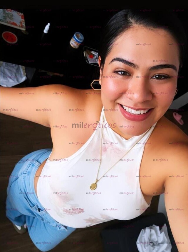 FOTOS DE GEMMA, HERMOSA TRIGUEÑA, DULCE PERSONALIDAD Y MIRADA ENCANTADORA