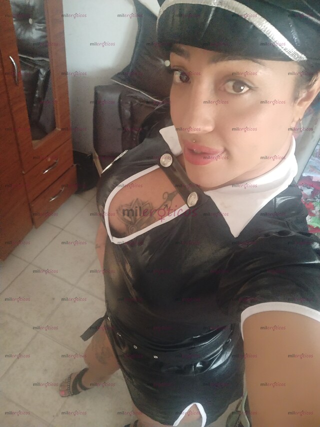 FOTOS DE LLEGÓ TU POLICÍA LA DULCE CHICA Q TE SACARÁ TUS PARTES DE LECHE NO TARDES MÁS