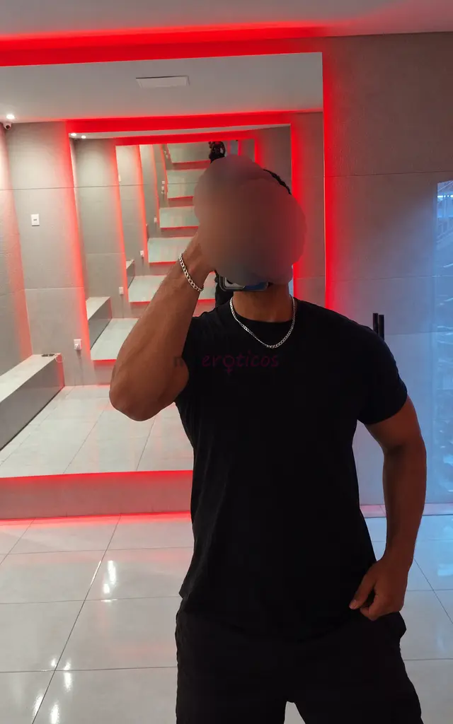 Sou kaio santos atendo com local limpo e organizado com ar condicionado atendo mulheres homens casais e transsou versatil ativo e passivo porem bem ru...
