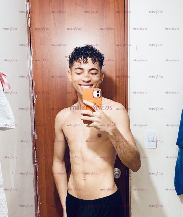 FOTOS DE SUMISO Y TRAGÓN, TWINK QUE CUMPLE TUS FANTASÍAS