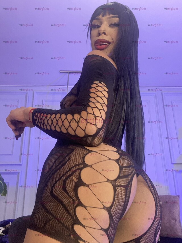 FOTOS DE ALANNA, UNA HERMOSA CHICA PAISA, MORENA, DELGADA Y MUY FEMENINA.