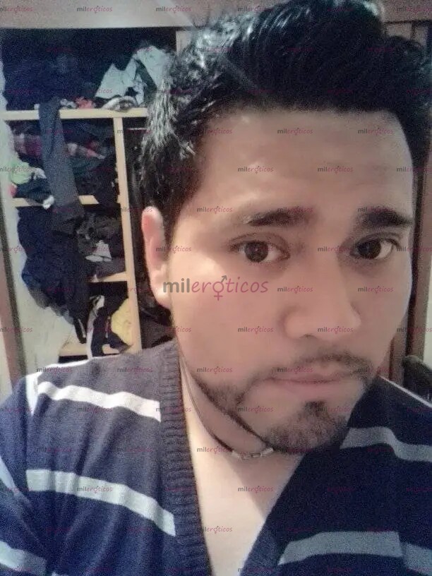 FOTOS DE CHARLES A TUS ORDENES PARA DARTE LO MEJOR BABY