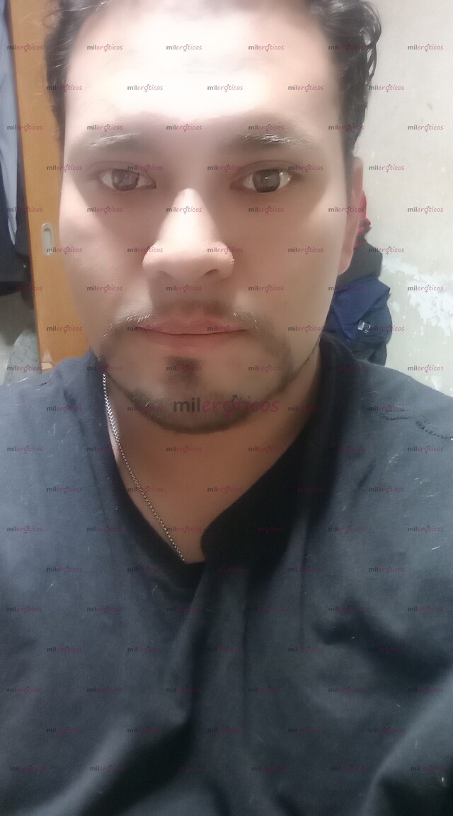 FOTOS DE CHARLES A TUS ORDENES PARA DARTE LO MEJOR BABY