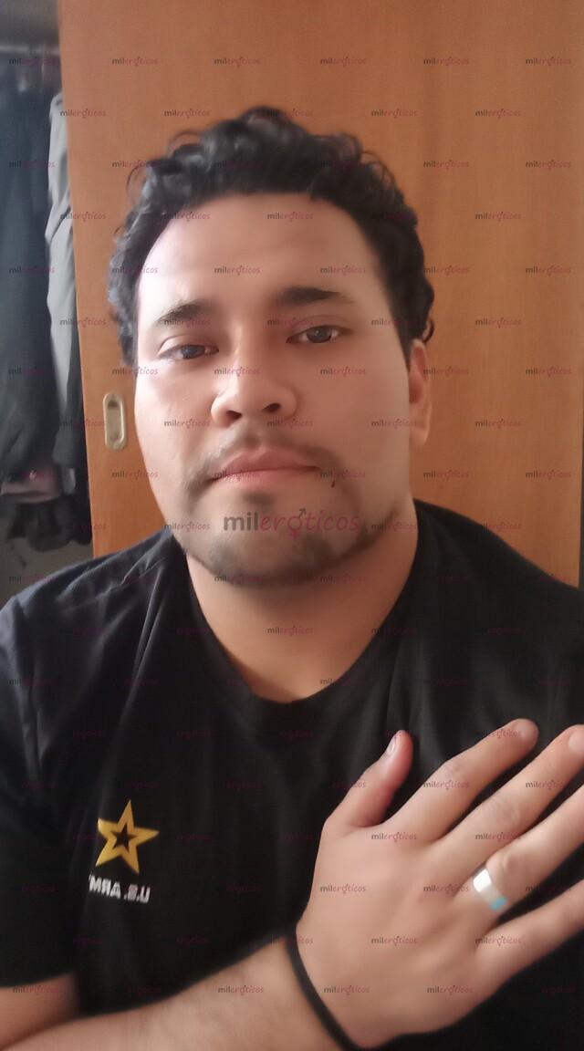 FOTOS DE CHARLES A TUS ORDENES PARA DARTE LO MEJOR BABY