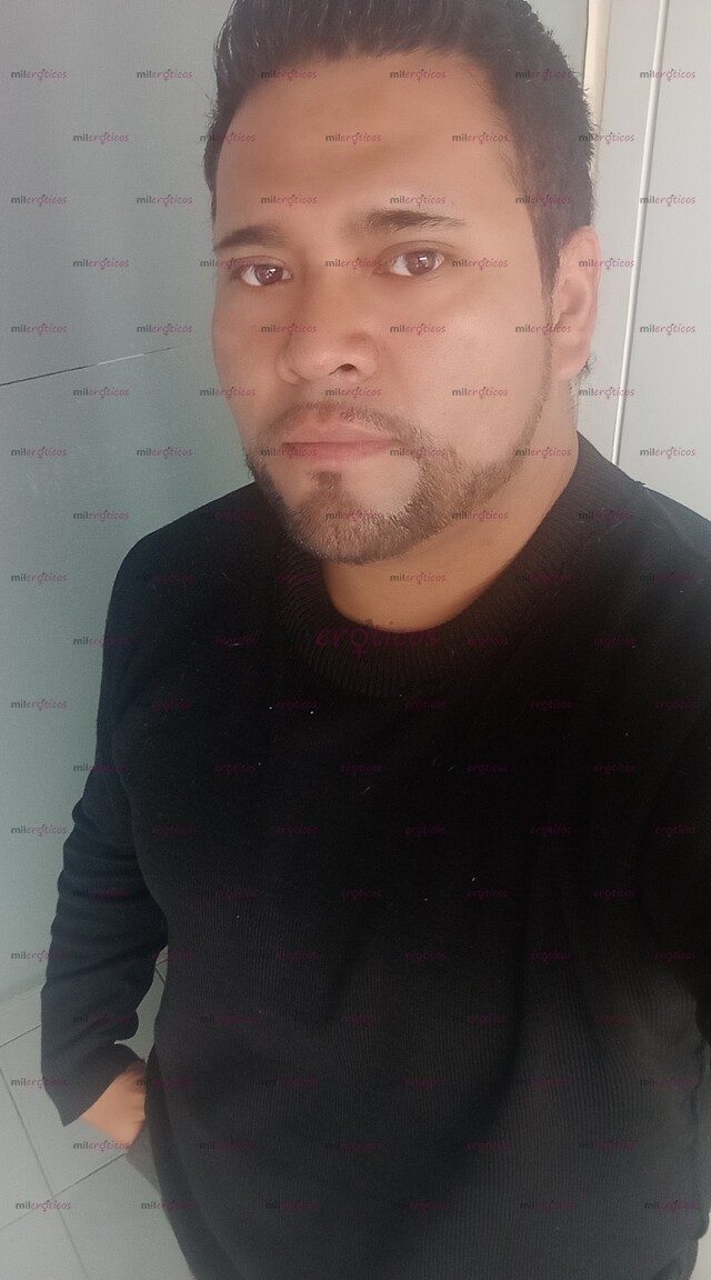 FOTOS DE CHARLES A TUS ORDENES PARA DARTE LO MEJOR BABY