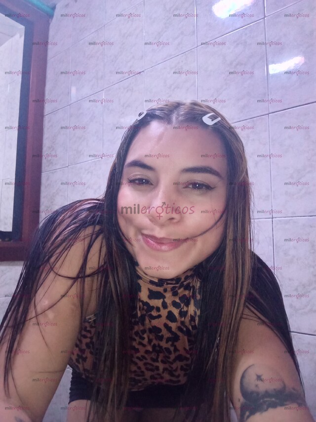 FOTOS DE SOY ALEXA LINDA FLACA DOY TRIPLATO DISPUESTA A COMPLACER TU FANTASÍAS