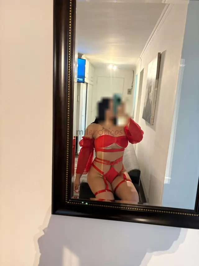 Amor si quieres salir de la rutinay disfrutar de una rica atencion sin apuroven a conocerme mis fotos son realesmi atencion es muy intima y relajadate...