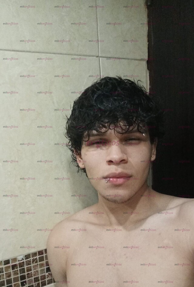 FOTOS DE JOVEN DE 18 AÑOS DISPUESTO A COMPLACER MUJERES O PAREJAS