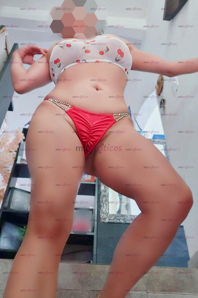 FOTOS DE GUAPA SEXI CACHONDA CON UNAS SUPER BUBIS NATURALES