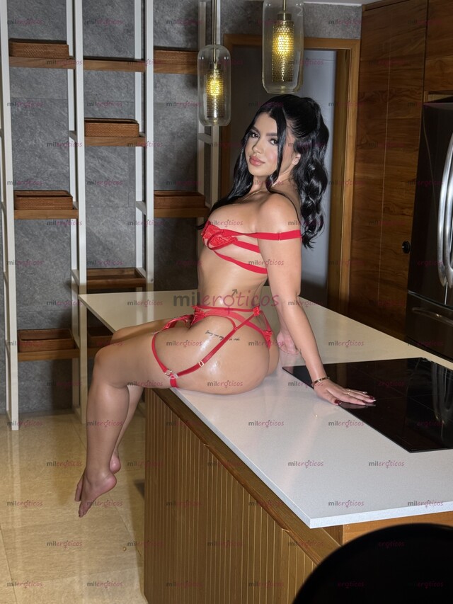 FOTOS DE LAURA JOVENCITA HERMOSA APRETADITA CON EL MEJOR SERVICIO