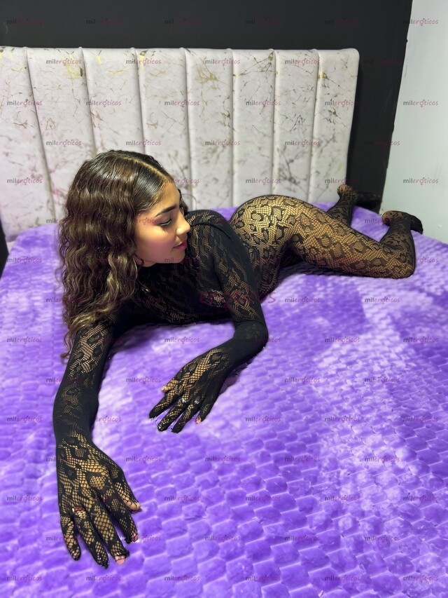 FOTOS DE FLAQUITA NINFÓMANA CON GANAS DE MUCHO SEXO VAGINA APRETADITA Y CALIENTITA