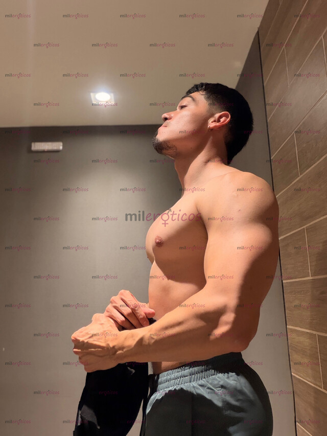 FOTOS DE TE COJO DURO, ATRACTIVO, MAMADO, DISCRETO Y LECHERO PARA TU CULITO.