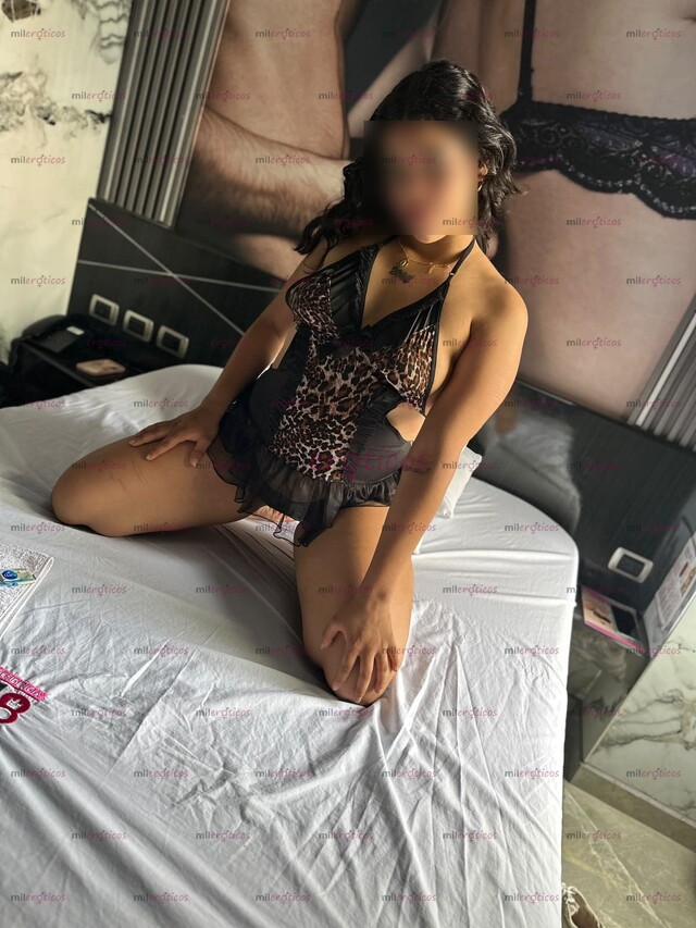 FOTOS DE ESPECTACULAR RUBIA Y POLLITA DE 18 AÑOS NOVATA Y CON GANAS DE QUE ME ENSEÑES